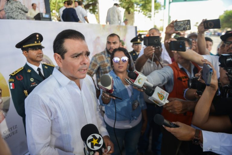 Celebran Neolaredenses en Ambiente Familiar y Seguro, Destaca Rivas