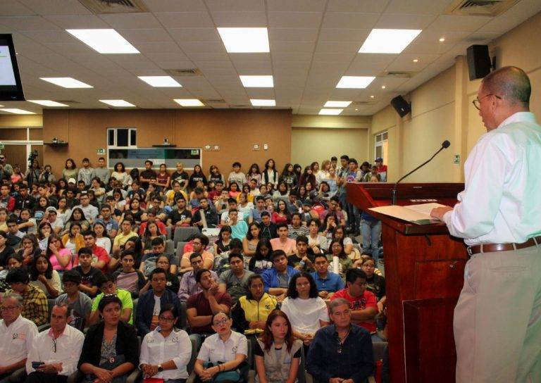 Hacen universitarios acciones por la tierra