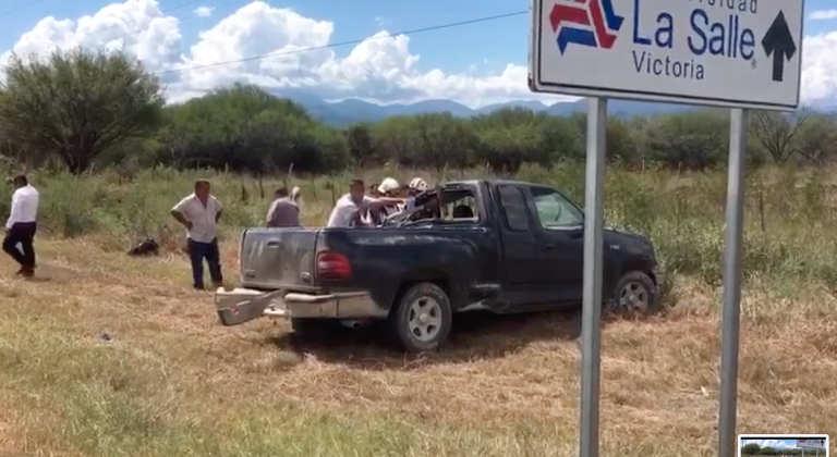 Choca camioneta contra pipa en la carretera Victoria Matamoros