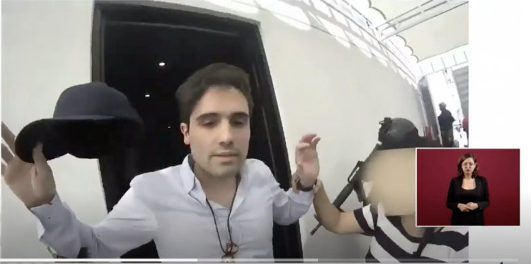 Ya párenle, ya me entregué’, dijo Ovidio Guzmán a su hermano, revela video