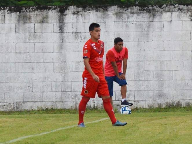 Jugadores del primer equipo de Veracruz alinean con Sub-20