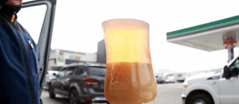 Gasolinera da agua por gasolina en la México- Toluca