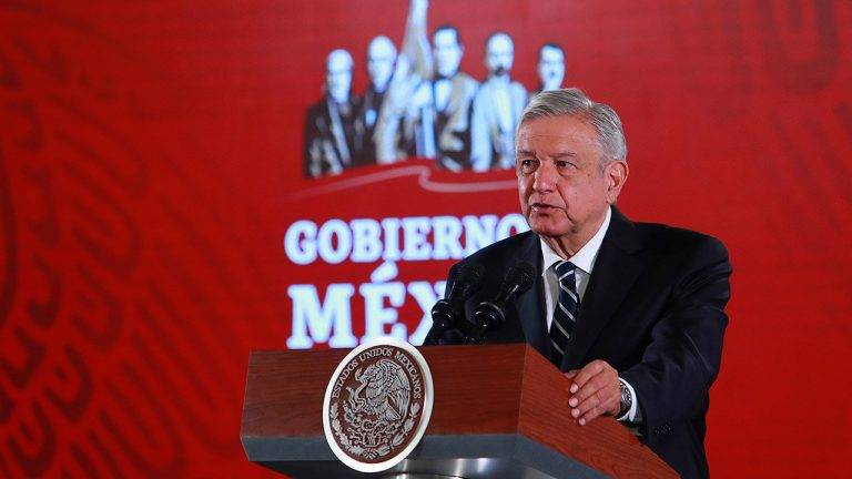 AMLO acepta renuncia de Medina Mora como ministro de la SCJN