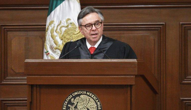 Renuncia Medina Mora a su cargo como ministro de la Corte