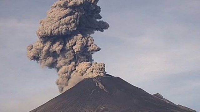 Popocatépetl registra tres explosiones esta mañana