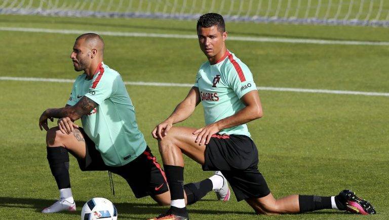 Cristiano vuelve; entrena con Portugal