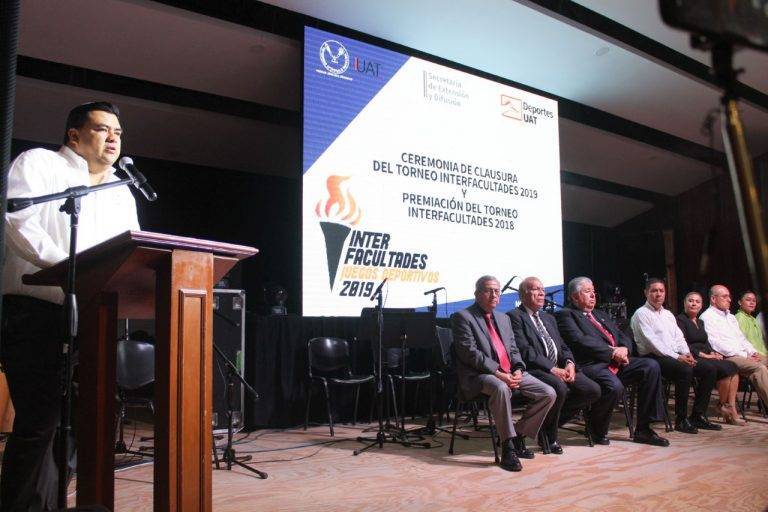 Premia UAT a deportistas universitarios de la zona sur