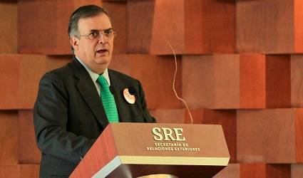 Evo Morales decidió irse a Argentina.- Ebrard
