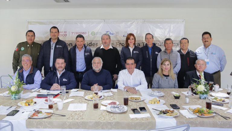 Recoge secretario problemáticas de Alcaldes para llevarlas a la Federación