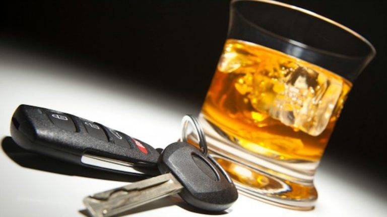 Pide Salud evitar el consumo de alcohol y exceso de velocidad al conducir