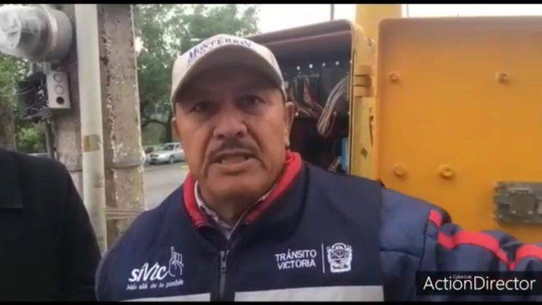 Realizan ajustes a semáforos de Ave. Tamaulipas