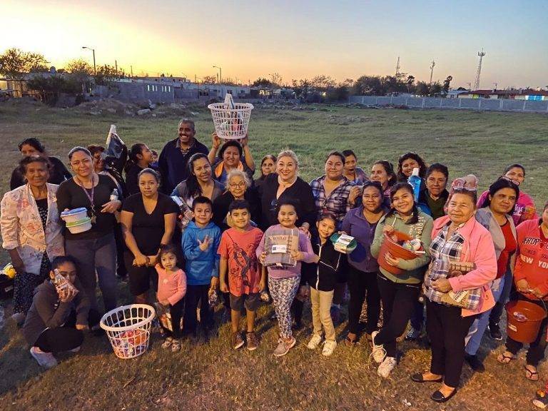 Visita Adriana Lozano a Vecinos de la Colonia Libertad y Progreso de Matamoros