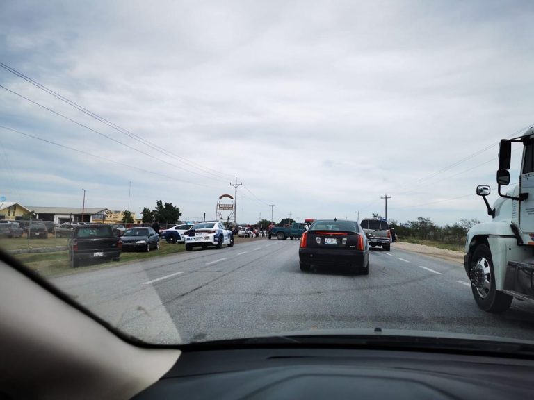 Bloquean Campesinos carretera Victoria a Matamoros