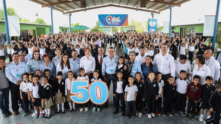 Beneficia Enrique Rivas a 50 Planteles con equipamiento