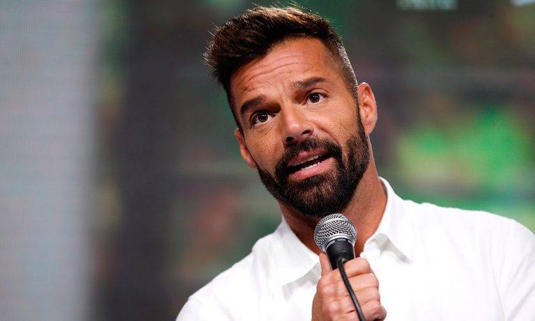 Ricky Martin pide donar para adquirir equipo médico para combatir COVID-19