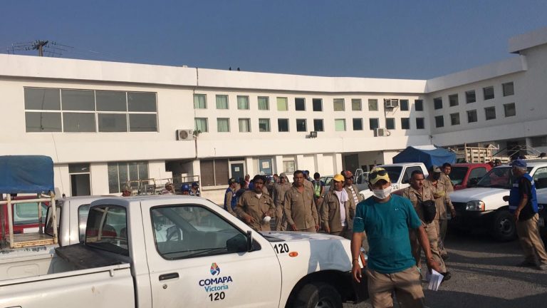 Trabajadores de la COMAPA exigen a sus jefes guantes y cubrebocas