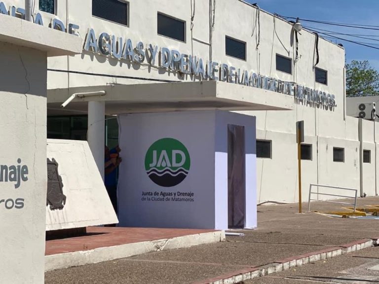 Instala JAD túneles sanitizantes a la entrada de la oficina
