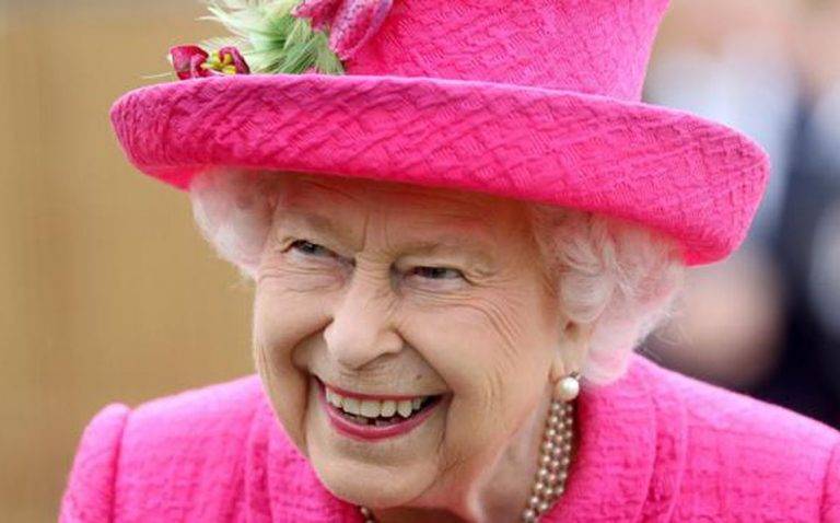 La Reina Isabel se retirarí­a de la vida pública