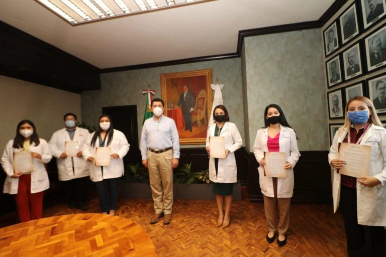 Reconoce Mario López a profesionales de la salud por enfrentar los desafí­os de pandemia COVID-19
