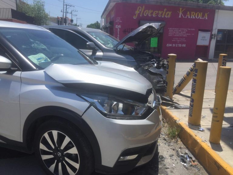 Omite alto y causa aparatoso accidente