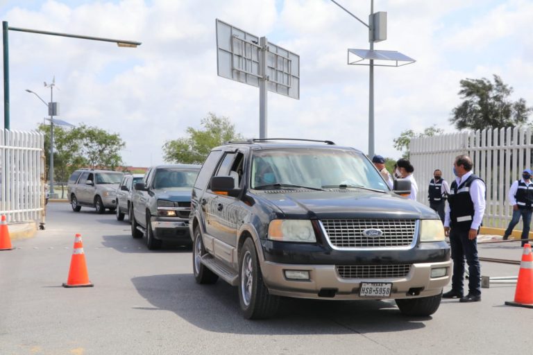 Retornan en puentes internacionales a residentes y ciudadanos texanos por incumplir medidas sanitarias