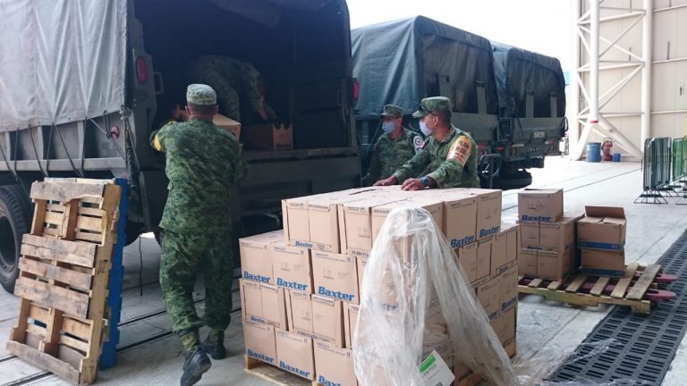 Trasladan insumos y equipo meÌdico a Tamaulipas para atender a pacientes con COVID-19
