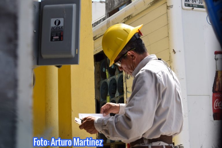 Pequeños empresarios piden eliminar IVA al pago de energí­a eléctrica