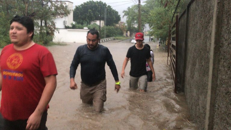 Fuerte lluvia deja una persona en albergue casas y vehí­culos afectados