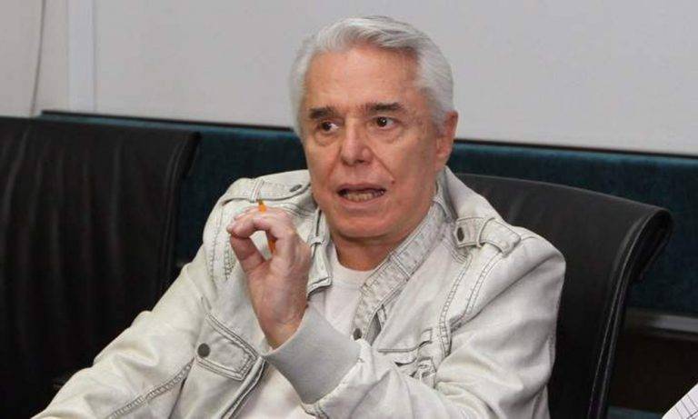 Enrique Guzmán asegura que su relación con su nieta Frida Sofí­a está rota