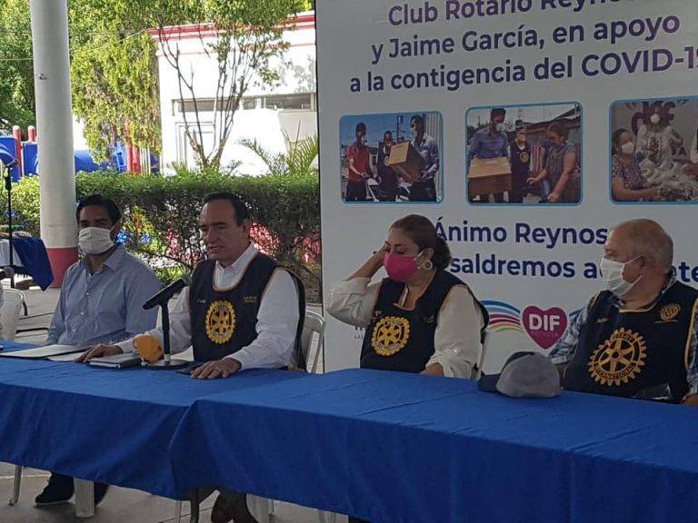 Apoya Club Rotario Reynosa con despensas a familias necesitadas