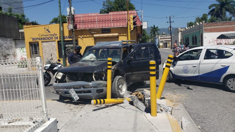 Choque deja dos personas lesionadas