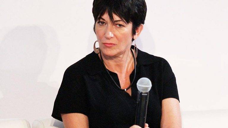 Ghislaine Maxwell contrata a exfiscal que capturó al ‘Chapo’