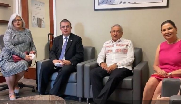 ‘Bien y de buenas’, López Obrador regresa a México