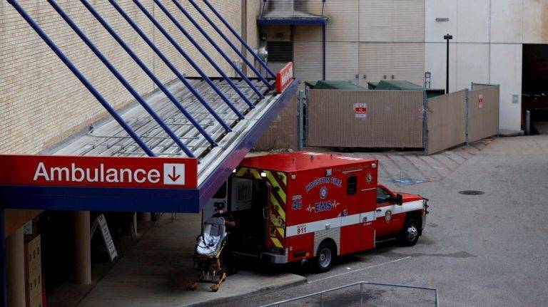 Arizona y Texas usarán camiones como morgues ante emergencia por COVID-19