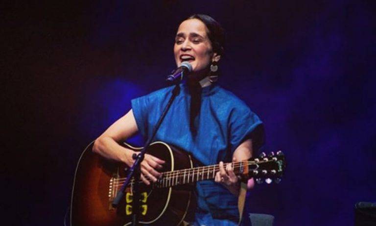 Julieta Venegas ofrece en lí­nea ‘La Enamorada’ para que público no se apague