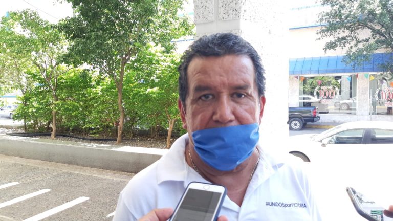 Se quedan escuelas de Tiempo Completo sin paga y con gastos