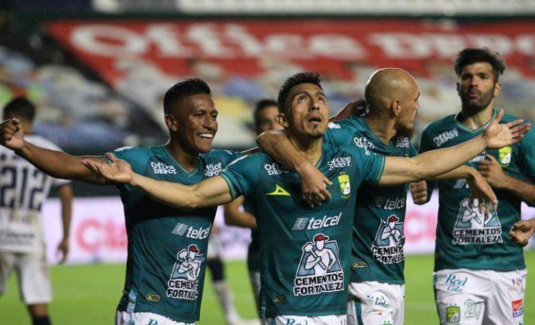 2-0. El ecuatoriano Mena y el chileno Meneses le dan el triunfo al León sobre los Pumas