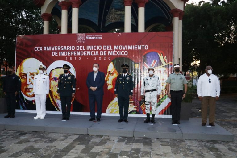Conmemoran autoridades municipales y militares  210 aniversario de la Independencia de México
