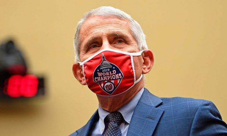 Gobierno de EU censuró a su epidemiólogo jefe sobre la COVID-19 y los niños