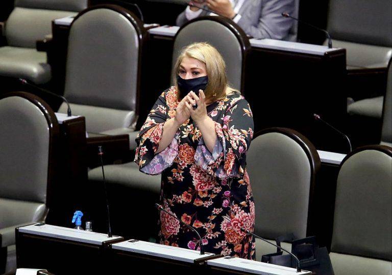 Ningún funcionario ganará más que el presidente AMLO: Adriana Lozano