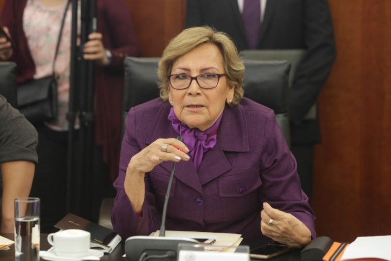 Senadora pide justicia por homicidio de joven a manos de estatales