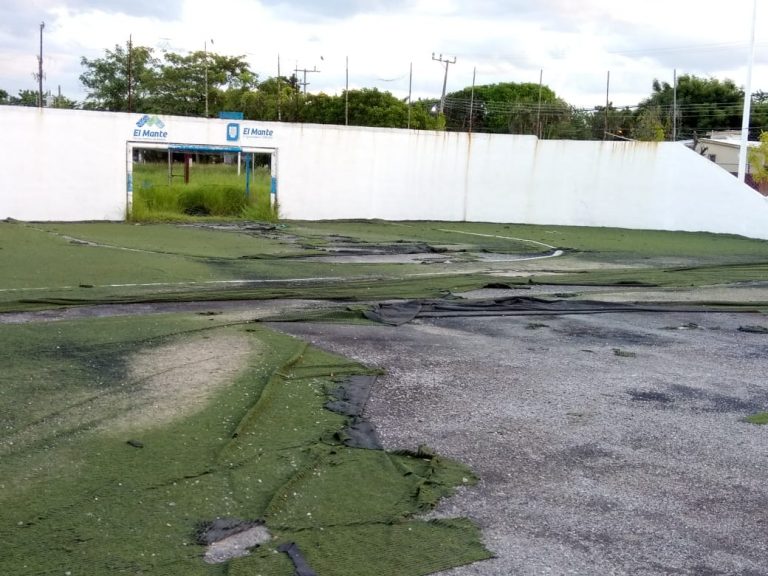 En total abandono canchita de la Obrera 2