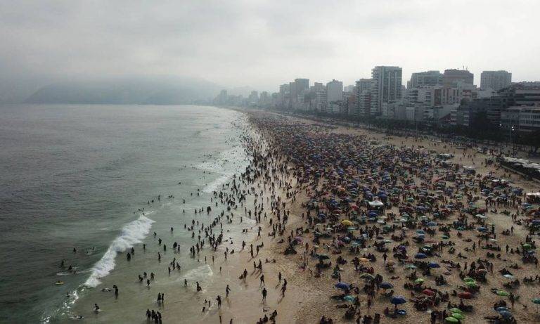 Brasileños abarrotaron las playas