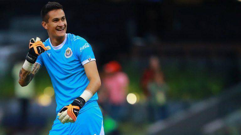 El portero Gudiño admite que Chivas tiene un torneo por debajo de lo esperado
