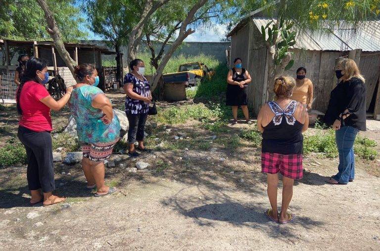 Dona Adriana Lozano despensas a familias vulnerables de Matamoros