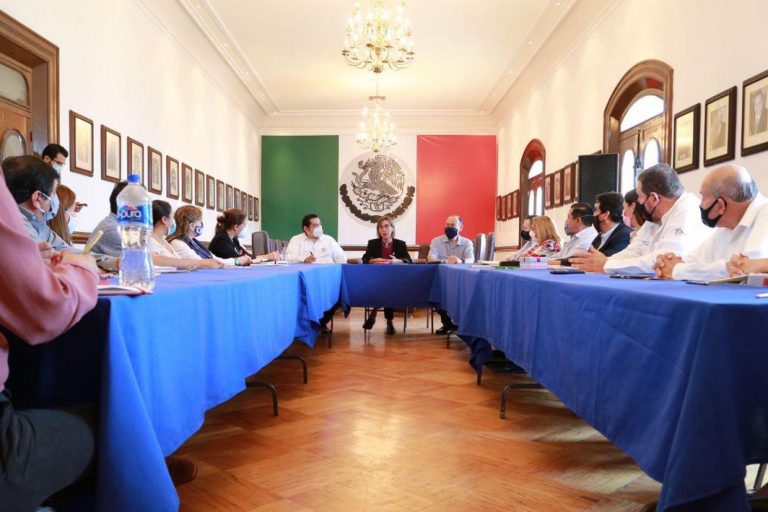 Exhorta Pilar Gómez a trabajar sin descanso y con actitud de servicio por Victoria y su gente