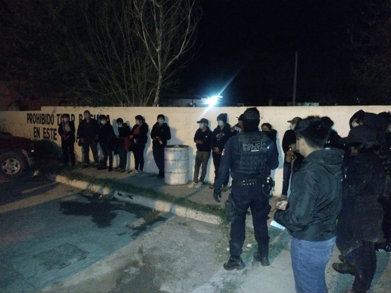 Rescata Policía Estatal a 20 migrantes en Díaz Ordaz
