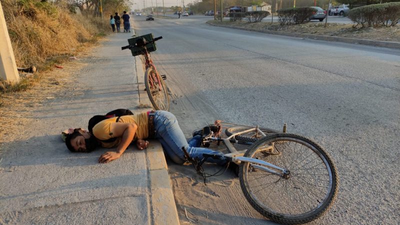 Ciclista se lesiona al derrapar su bicicleta en la carretera interejidal