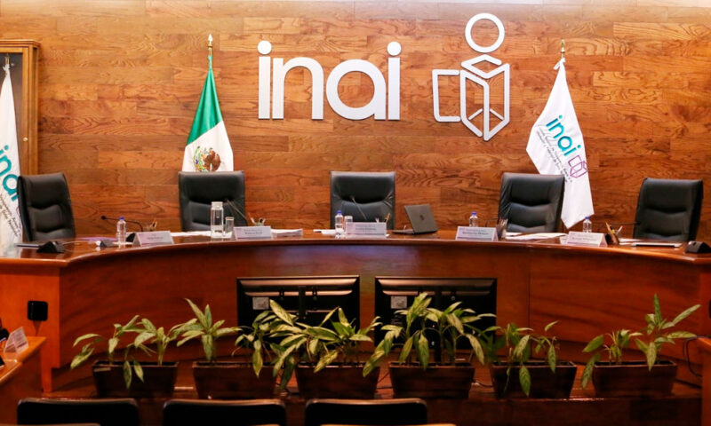 Juez advierte sanciones si no designan a nuevos comisionados del INAI