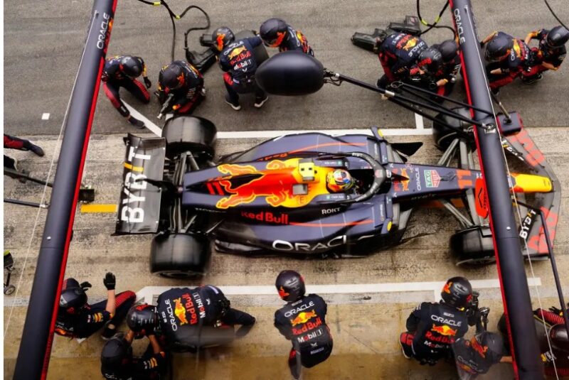 Red Bull encuentra una oportunidad entre la diferencia de Checo y Verstappen
